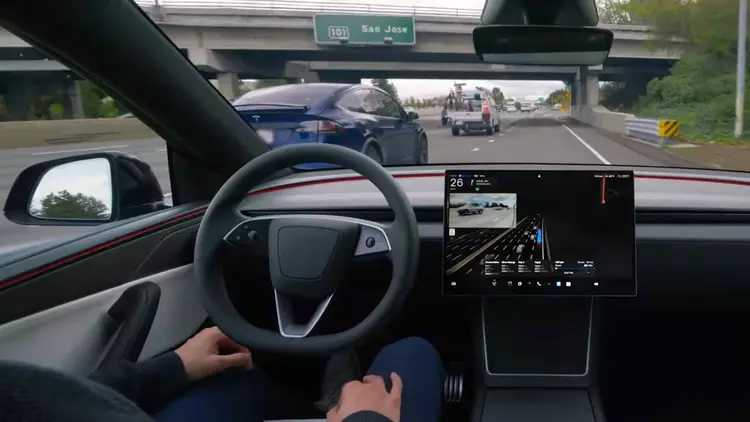 Илон Маск обещает «последний кусочек пазла»: Tesla готовит FSD v14.3 с логическим мышлением