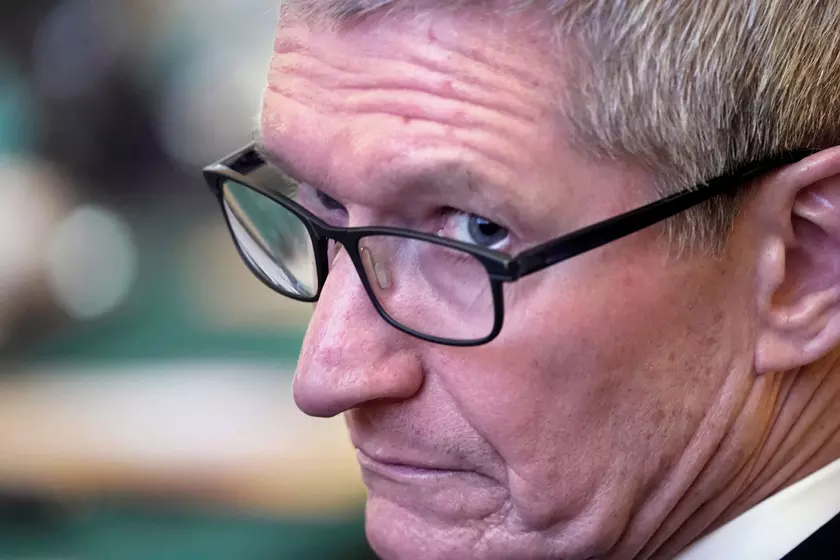 Apple добилась судебного запрета для женщины, которая целый год преследовала Тима Кука, представлялась его женой и матерью его детей