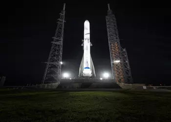  Тяжелая ракета New Glenn от Blue Origin впервые поднялась на стартовую площадку