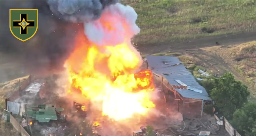 Дрон снял с неба эффектное видео уничтожения российской БМП