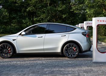 Tesla launches promotion: a year of ...