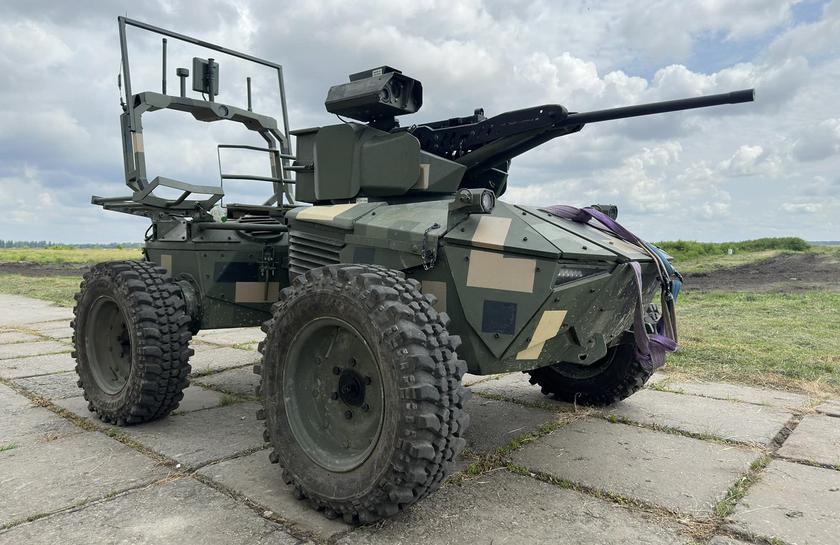 Силы обороны Украины в реальных боевых условиях тестируют беспилотного робота Ironclad с тепловизором и боевой турелью «ШаБля М2»