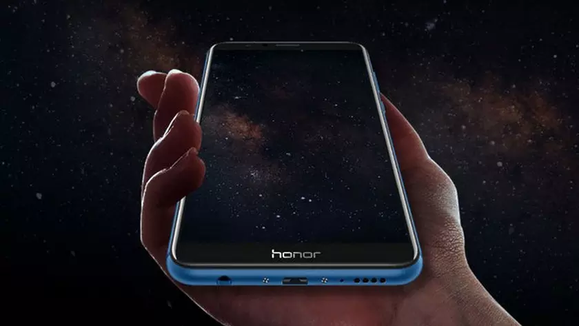 Флагман Honor 10 представят на месяц раньше