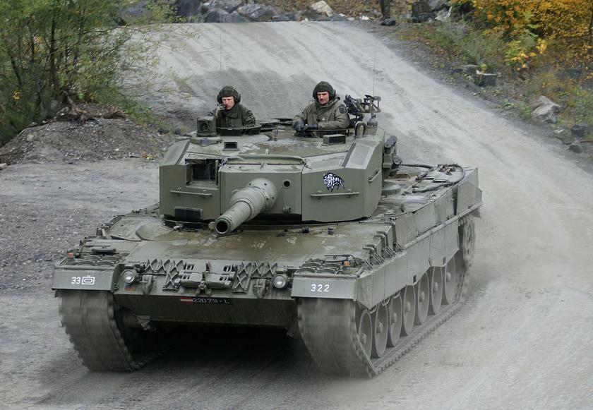 СМИ: на первом этапе Испания передаст Украине до 6 танков Leopard 2A4