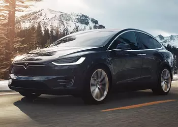Электрокар Tesla Model X стал самым безопасным авто в своем классе