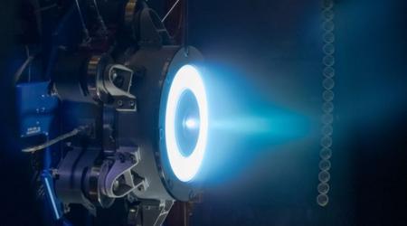 NASA heeft de krachtigste elektrische raketmotor in de geschiedenis getest, die geïnstalleerd zal worden in het baanstation Lunar Gateway.