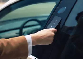 Tesla незаметно убрала ключ-карты из новых автомобилей