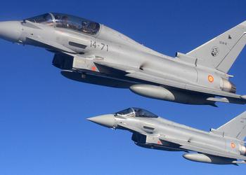 Испания покупает 25 истребителей Eurofighter Typhoon стоимостью $1,5 млрд для замены старых самолётов F/A-18 Hornet