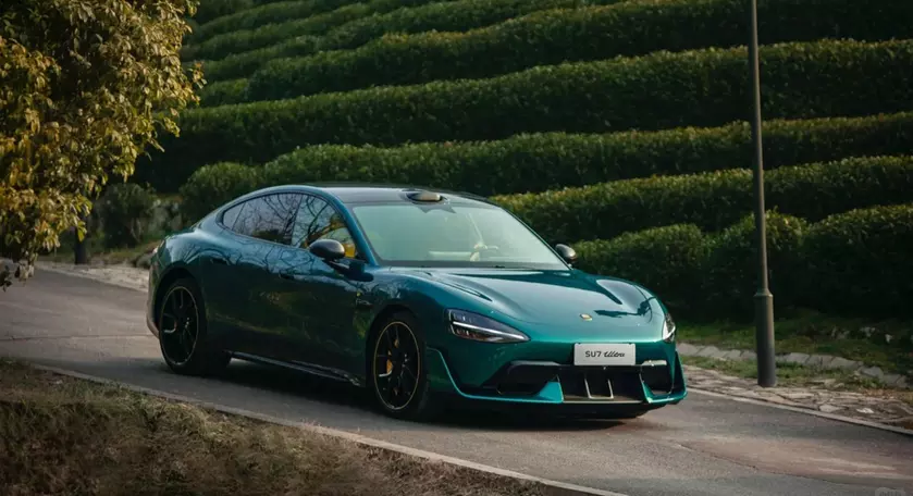 Обзор рекламного фото SU7 Ultra: Технологии в новом ракурсе