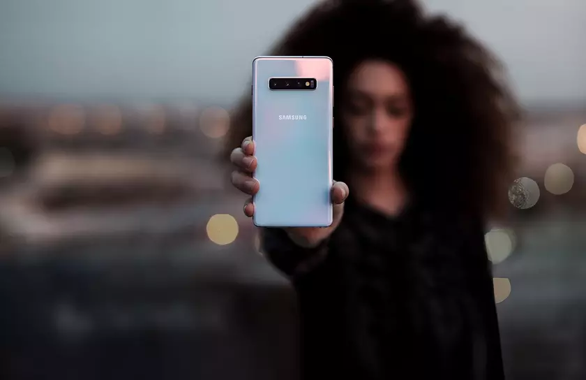 Прошлогодние флагманы Samsung Galaxy S10 тоже получили бета-версию One UI 3.0 с Android 11