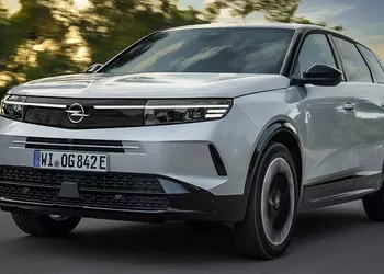 Opel Grandland PHEV проехал 1115 км на одном баке и одной зарядке в реальных условиях