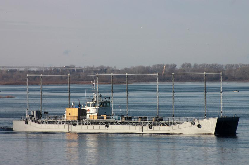 Россия отправила корабль-мишень 436БИС(Р) длиной 45 м защищать Крымский мост