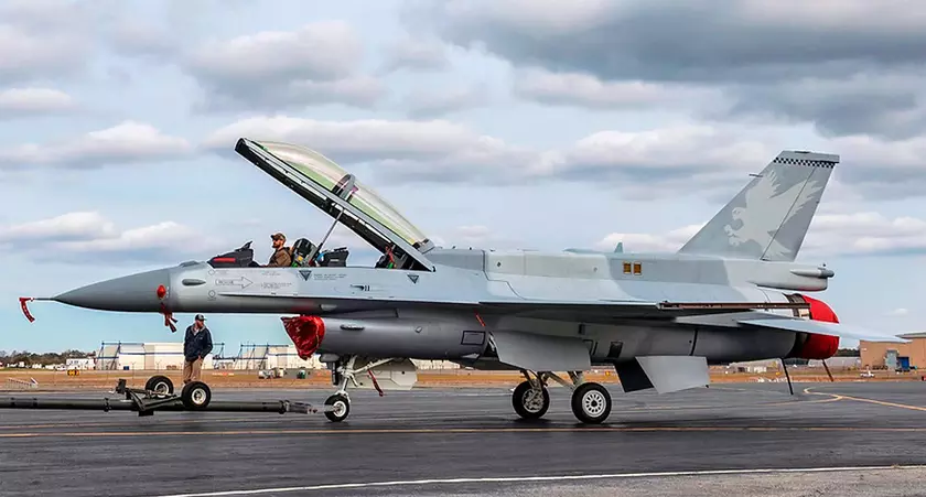 Польша поможет в строительстве модернизированных истребителей F-16 Block 70/72 для ВВС Болгарии