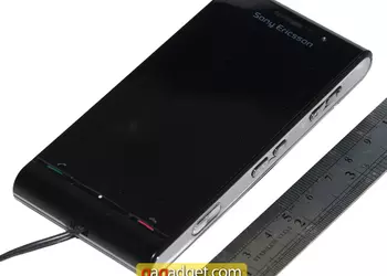 12: подробный обзор Sony Ericsson Satio U1i