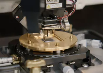 Amazon анонсировала Ocelot — новый процессор компании для квантовых вычислений