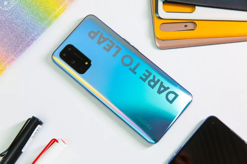 Realme X7 Pro с AMOLED-дисплеем на 120 Гц и чипом MediaTek Dimensity 1000+ выйдет на глобальном рынке