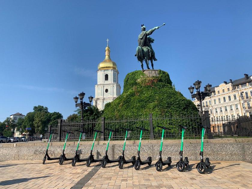 Bolt запустил первый в Украине сервис аренды электросамокатов