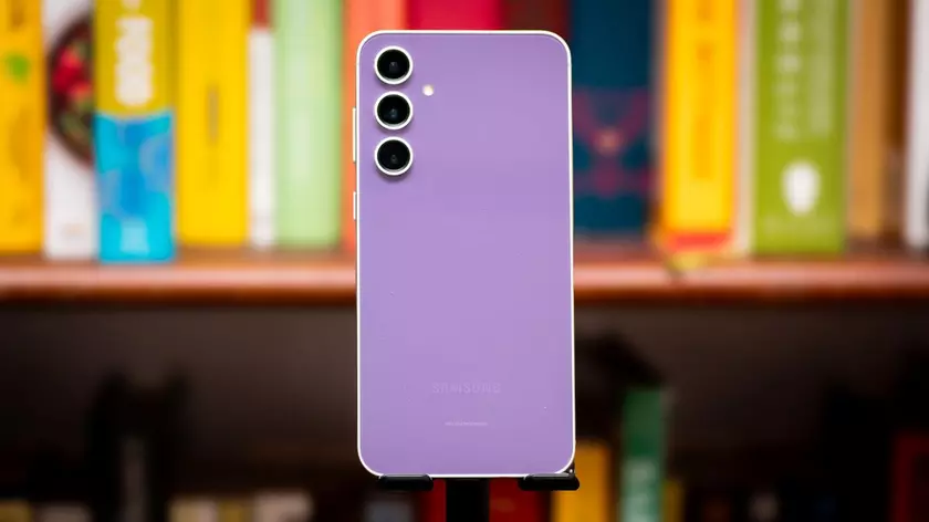 Samsung Galaxy S23 FE: A New Contender in the Flagship Arena