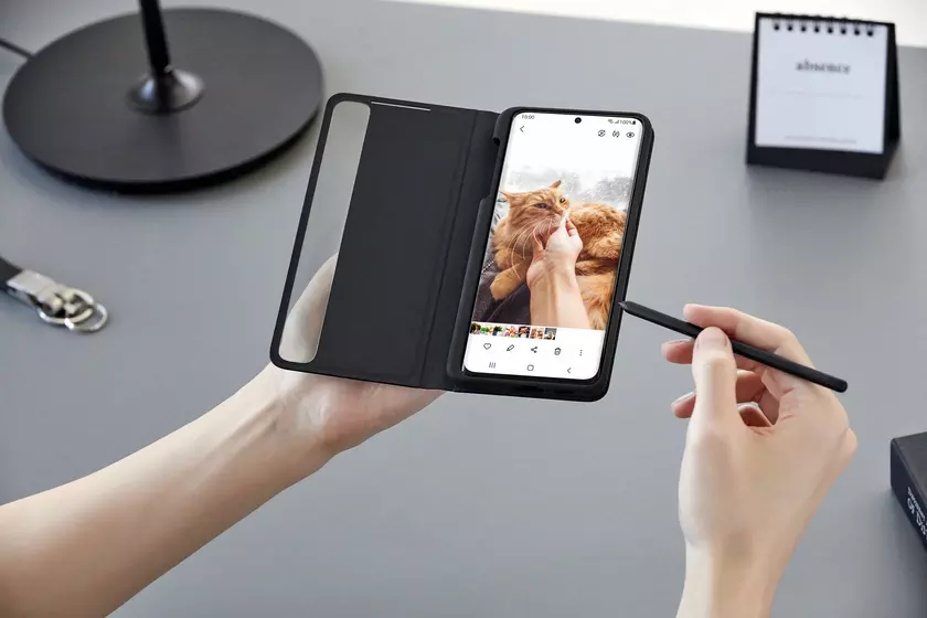 Слух: Samsung Galaxy Z Fold 3 получит специальный стилус S Pen Fold Editon и чехол для его хранения