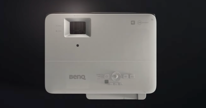 BenQ TK700STi  portable projector for the nintendo switch