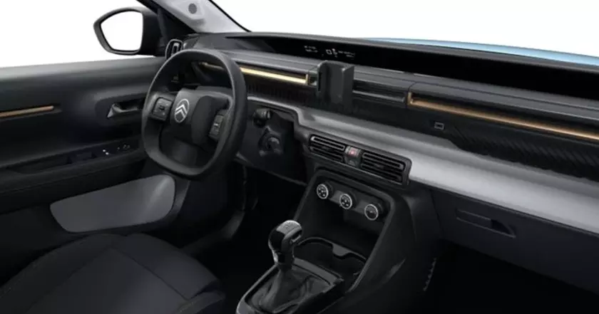 Новый взгляд на Citroën C3 Aircross: обзор салона базовой версии