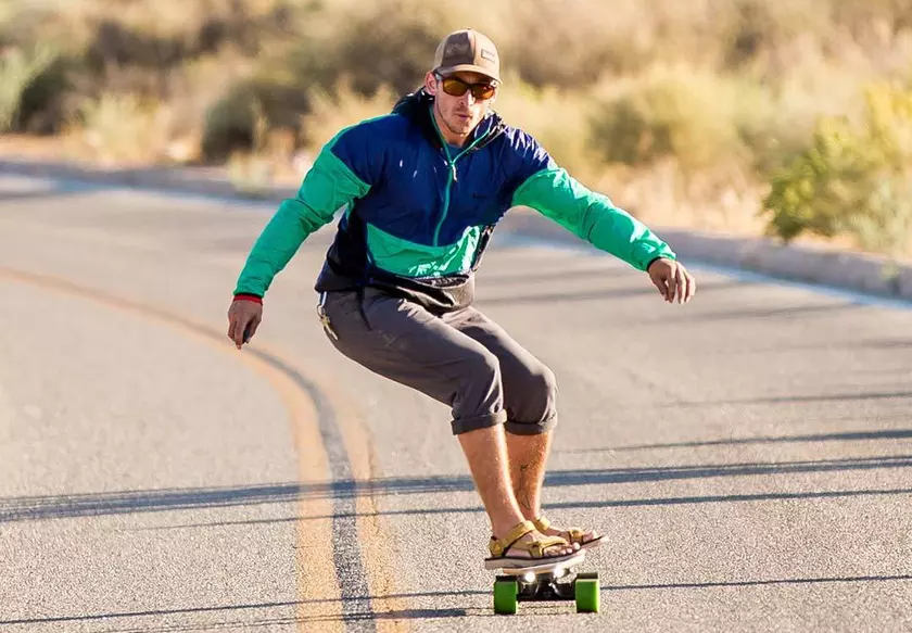 Xiaomi запустила «умный» электроскейт ACTON за $155