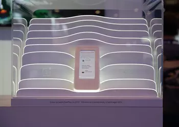 OnePlus показала на MWC прототип 5G-смартфона с вытянутым экраном 21:9