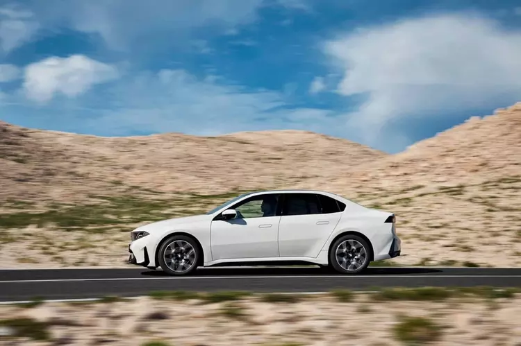 BMW i3 (Neue Klasse): титул «Автомобиль года» авансом