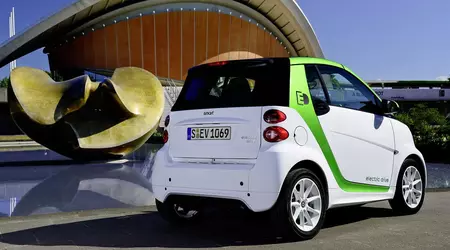 У Mercedes-Benz закінчилися акумулятори для електричних Smart ED3