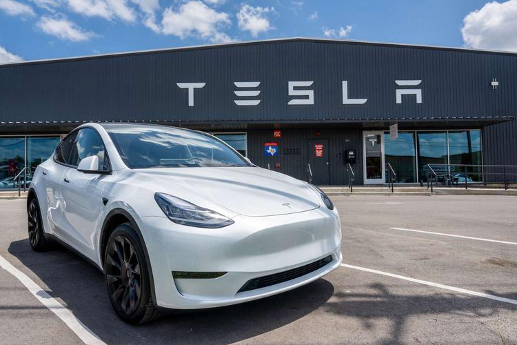 Tesla retira 125.000 vehículos por problemas ...