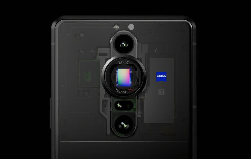 Sony работает над преемником Xperia Pro, новинка получит обновлённую камеру
