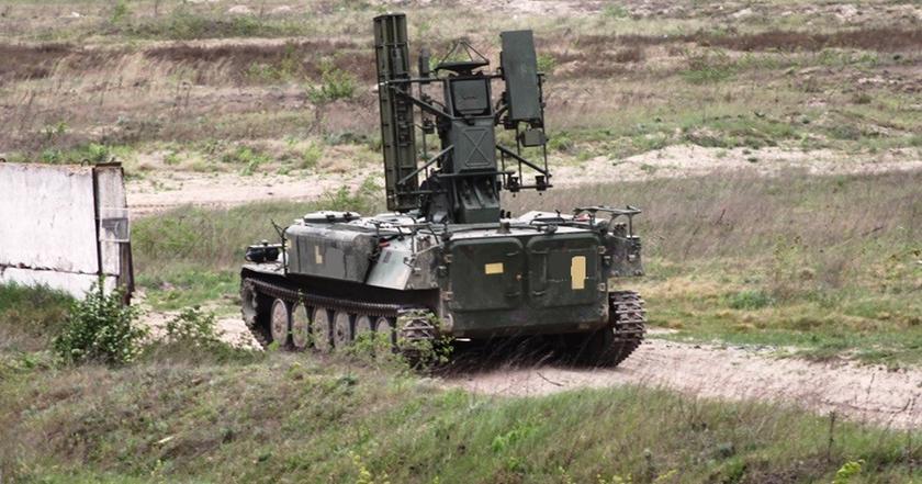 Сили оборони України показали бойову роботу зенітно-ракетного комплексу "Стріла-10" по російському розвідувальному безпілотнику типу "Орлан"