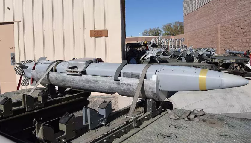 По оккупированному россией Луганску в 100 км от линии фронта был нанесён удар неизвестным оружием с применением американских ракет-приманок ADM-160B MALD