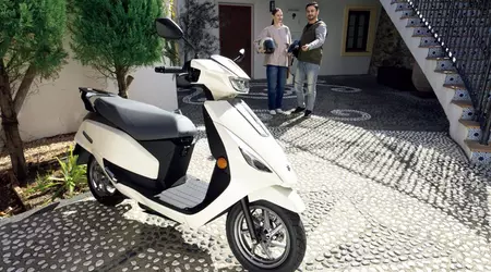 Suzuki has unveiled the e-Address electric scooter with a range of 87 kilometres
