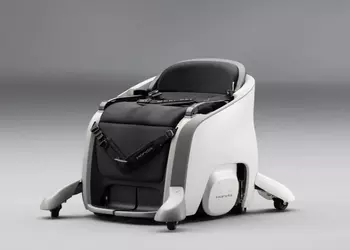 Honda презентовала кресло с электроприводом для гарнитуры AR