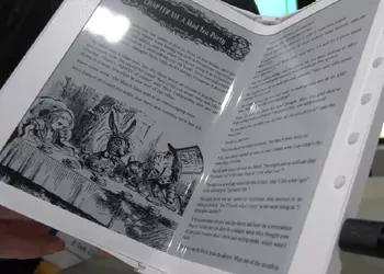 E Ink представила гибкий 10,3-дюймовый дисплей для складных электронных книг