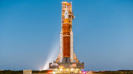 Die NASA wird diese Woche eine Rakete des Space Launch Systems zur Startrampe schicken, der Start ist für den 14. November geplant.