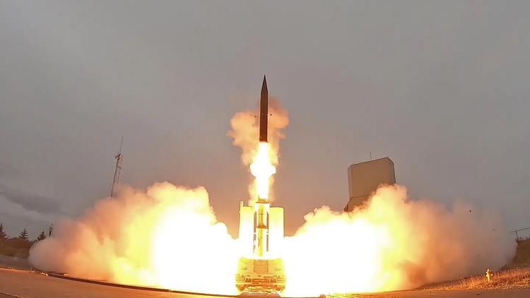 Німеччина домовилася про купівлю системи протиракетної оборони Arrow-3 вартістю $4,3 млрд, яка може перехоплювати балістичні ракети на висоті до 100 км