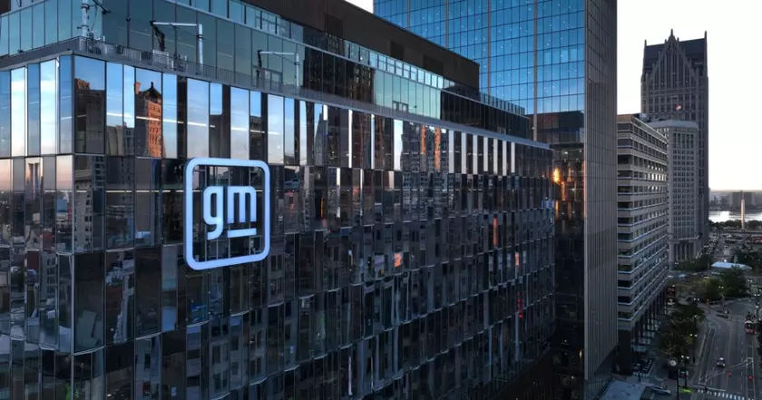 General Motors: величественный логотип в сердце Детройта