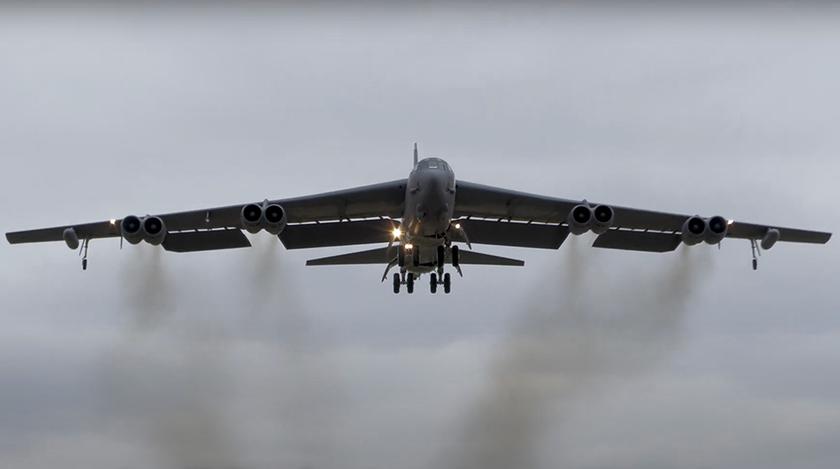 A B-52H Stratofortress Nuclear Bomber Destroyed Runway Lights In The UK ...