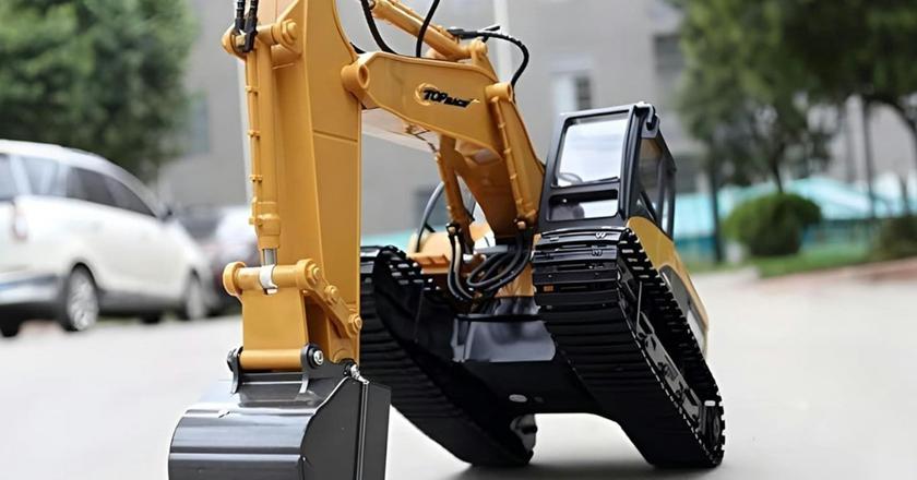 Top Race 15 Channel RC Digger Excavator