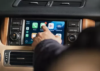 Официальная информационно-развлекательная система с Apple CarPlay теперь доступна для Range Rover поколения L322