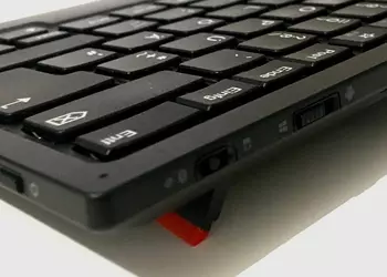 Bluetooth-клавиатура Lenovo, которая заряжается от солнечной батареи и подключается к трем устройствам одновременно, может быть представлена на CES 2025