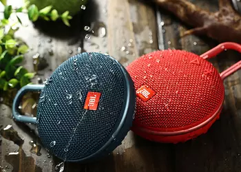Беспроводную колонку JBL Clip 3 с защитой IPX7, портом AUX и карабином продают на AliExpress со скидкой