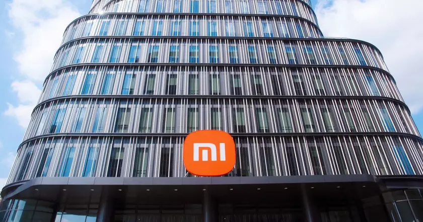 Xiaomi начнет поставки своей первой модели электромобиля