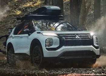 Mitsubishi Outlander Trail Edition: больше чёрного декора