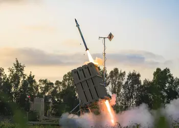 Raytheon и Rafael построят в США завод по производству ракетных перехватчиков Tamir и SkyHunter для системы противовоздушной обороны Iron Dome