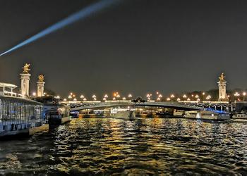Ночной Париж: снято на Huawei P30 Pro