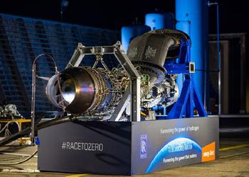 Rolls-Royce tested a state-of-the-art jet engine powered by the jet fuel of the future for the first time