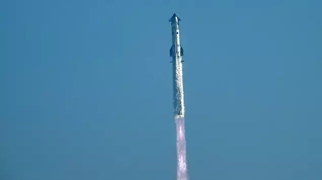 SpaceX's Starship V3 Completes First Flight ...